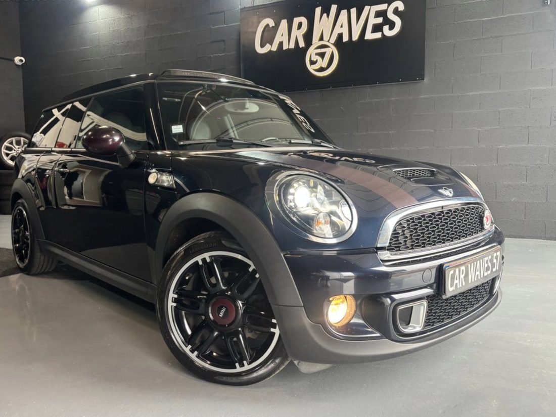 Exemple de compacte vendue par CAR WAVES 57